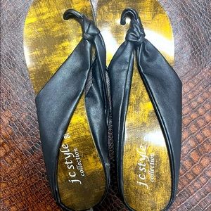 Black flats for women